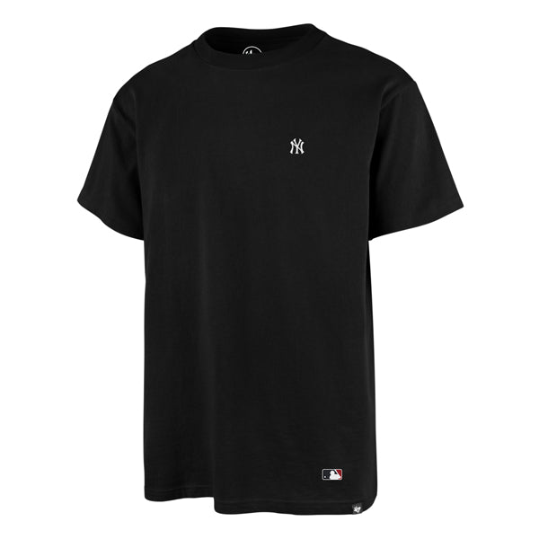 The model is wearing this MLB New York Yankees Base Runner ’47 Echo T-Shirt in black. 1