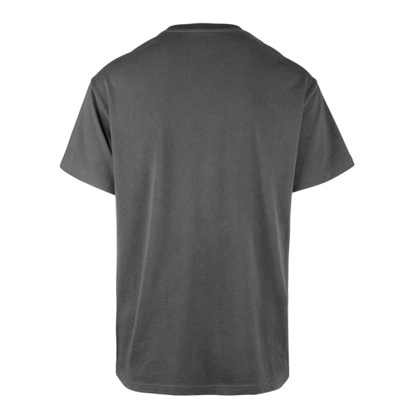 The model is wearing this MLB New York Yankees Base Runner ’47 Echo T-Shirt in black. 2