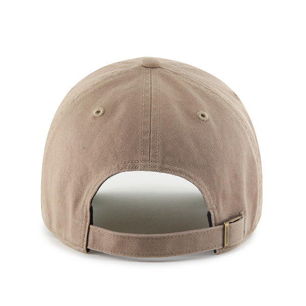 Pictured is this MLB New York Yankees Ballpark ’47 CLEAN UP cap in brown. 2