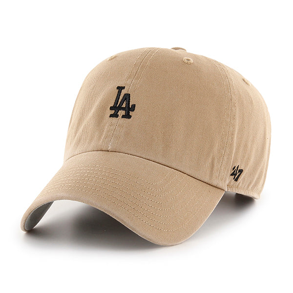 Pictured is this MLB Los Angeles Dodgers Base Runner ’47 CLEAN UP cap in beige. 1