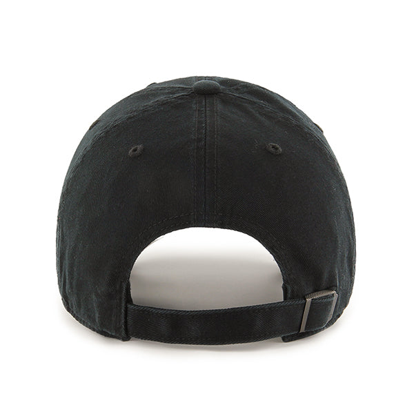 Pictured is this MLB New York Yankees Base Runner ’47 CLEAN UP cap in black. 2