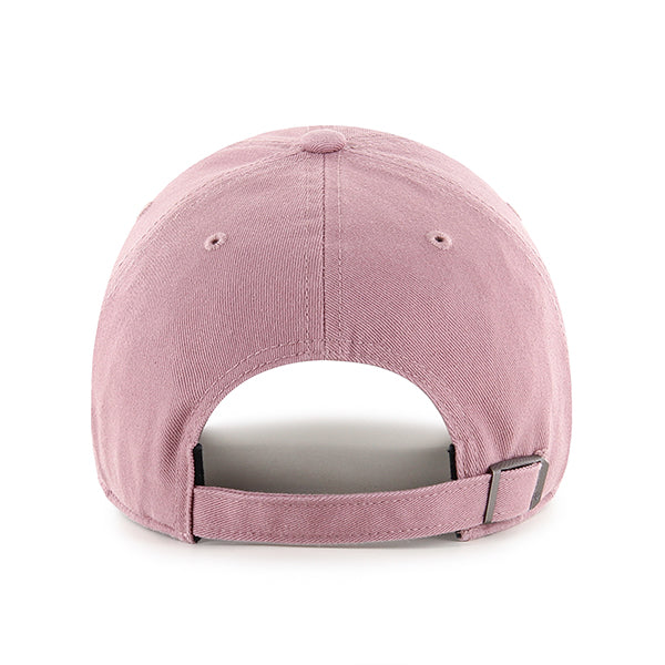 Pictured is this MLB New York Yankees Base Runner ’47 CLEAN UP cap in pink. 2