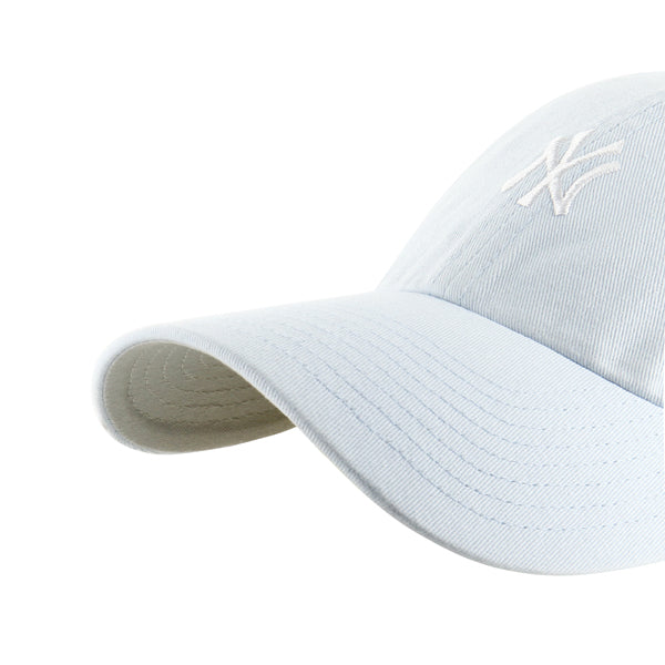 Pictured is this MLB New York Yankees Base Runner ’47 CLEAN UP cap in light blue. 3