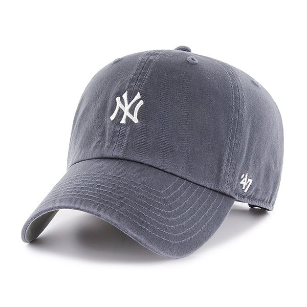 Pictured is this MLB New York Yankees Mini Logo Base Runner '47 CLEAN UP cap in vintage navy. 1