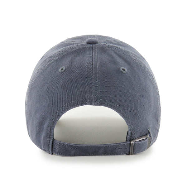 Pictured is this MLB New York Yankees Script Base Runner ’47 CLEAN UP cap in navy. 2