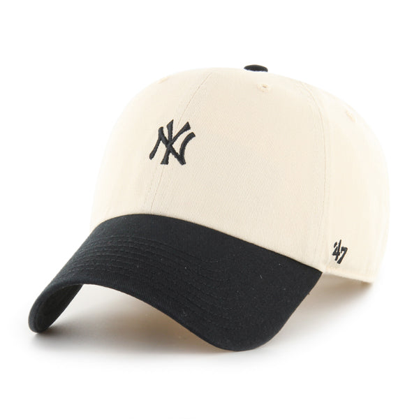 Pictured is this MLB New York Yankees Base Runner ’47 CLEAN UP cap in natural and black. 1