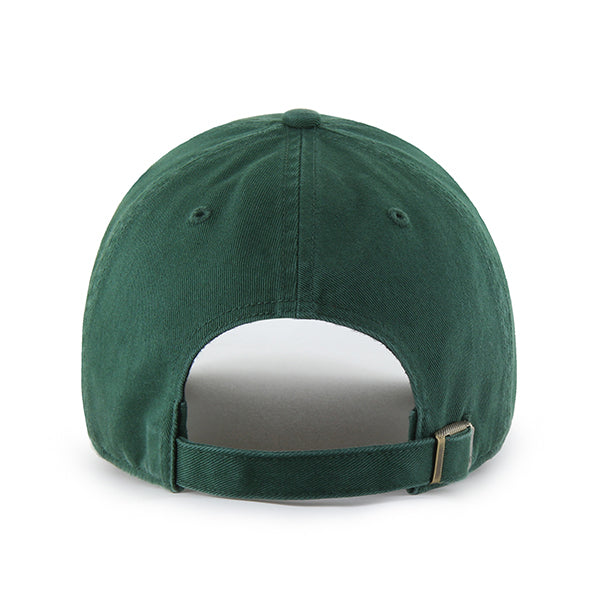 Pictured is this MLB Athletics Crosspatch ’47 CLEAN UP cap in dark green. 2