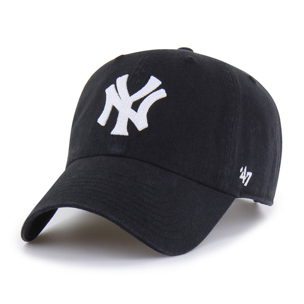 Pictured is this MLB New York Yankees Herbarium ’47 CLEAN UP cap in black. 1