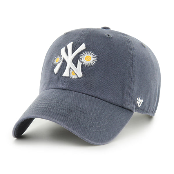 Pictured is this MLB New York Yankees Icon ’47 CLEAN UP cap in navy. 1