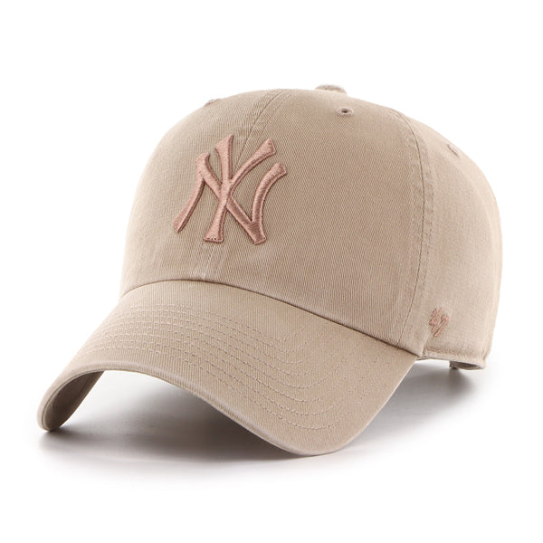 Pictured is this MLB New York Yankees ’47 CLEAN UP cap in brown. 1