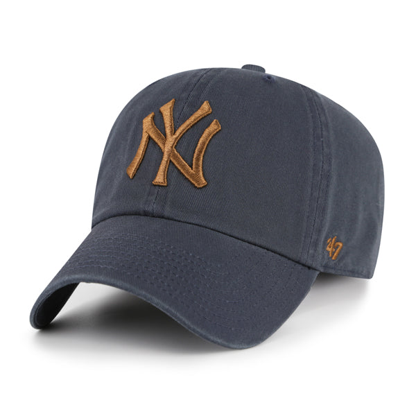 Pictured is this MLB New York Yankees Contrast ’47 CLEAN UP cap in navy. 1