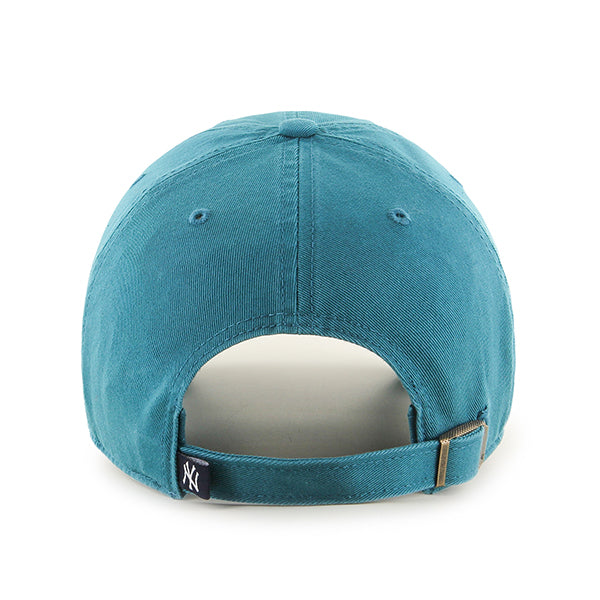 Pictured is this MLB New York Yankees '47 CLEAN UP cap in dark teal. 2