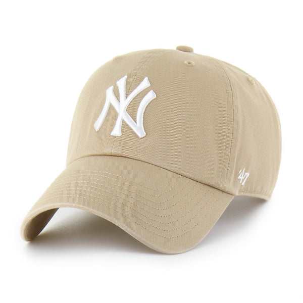 Pictured is this MLB New York Yankees ’47 CLEAN UP cap in beige. 1