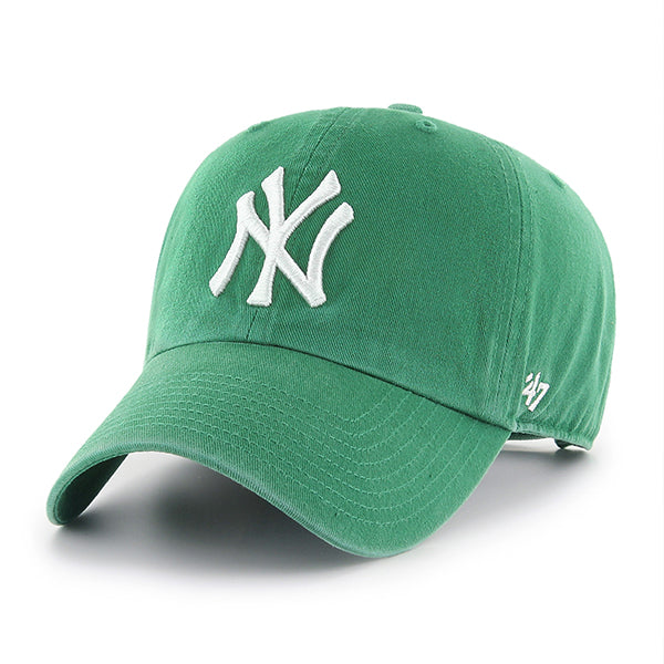 Pictured is this MLB New York Yankees Kids ’47 CLEAN UP cap in green. 1