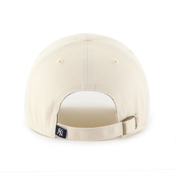 Pictured is this MLB New York Yankees ’47 CLEAN UP cap in cream. 2