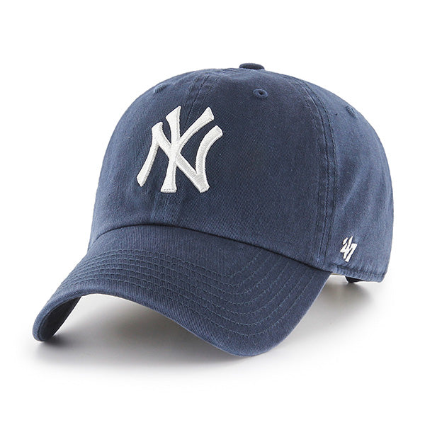 Pictured is this MLB New York Yankees ’47 CLEAN UP cap in navy. 1