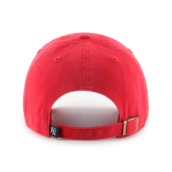 Pictured is this MLB New York Yankees ’47 CLEAN UP cap in dark red. 2