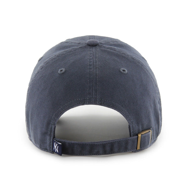 Pictured is this MLB New York Yankees ’47 CLEAN UP cap in vintage navy. 2