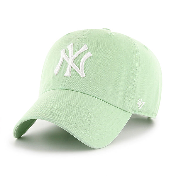 Pictured is this MLB New York Yankees ’47 CLEAN UP cap in pastel green. 1