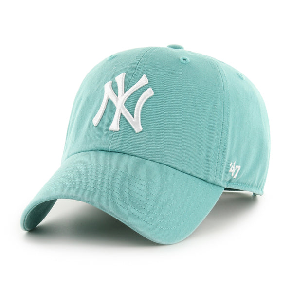 Pictured is this MLB New York Yankees ’47 CLEAN UP cap in natural. 1