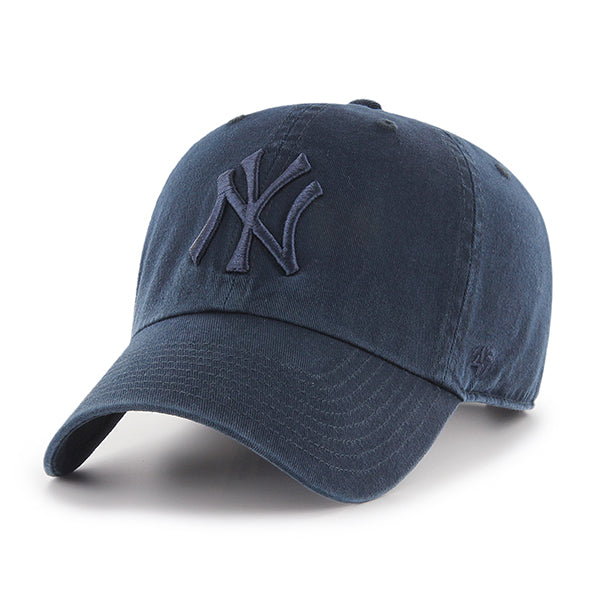 Pictured is this MLB New York Yankees ’47 CLEAN UP cap in navy on navy. 1