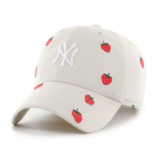 Pictured is this MLB New York Yankees Scatter ’47 CLEAN UP cap in natural. 1