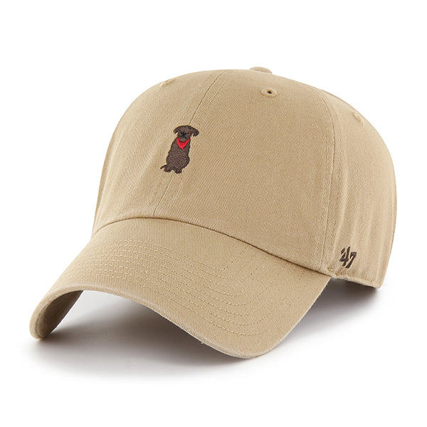 Pictured is this Dog Icon Chocolate Labrador Base Runner ’47 CLEAN UP cap in beige. 1