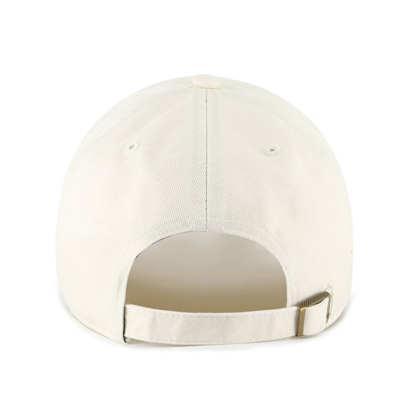 Pictured is this Strawberry Icon Base Runner ’47 CLEAN UP cap in natural. 2