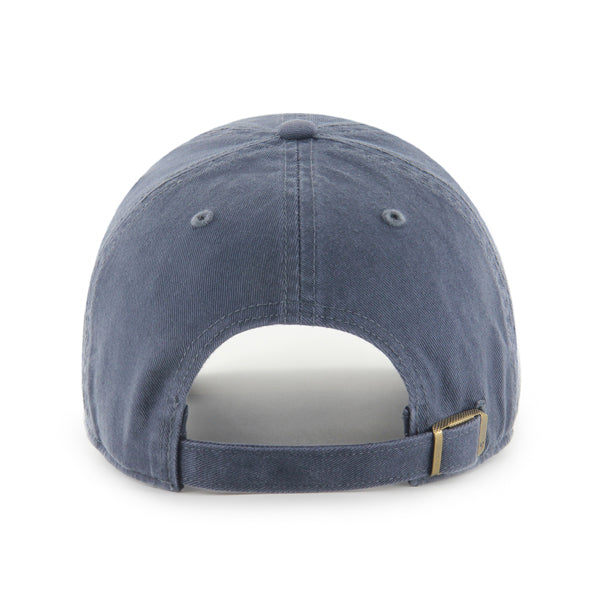 Pictured is this Dog Dad Phrase Base Runner ’47 CLEAN UP cap in navy. 2