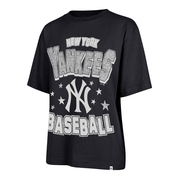 The model is wearing this MLB New York Yankees Womens Scatter Star ’47 Foundation T-Shirt in navy. 1