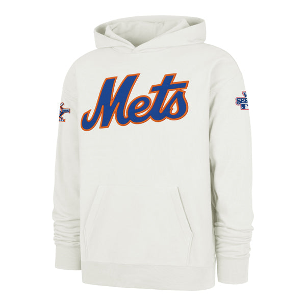 The model is wearing this MLB New York Mets 86 ’47 Foundation Hoodie in white. 1