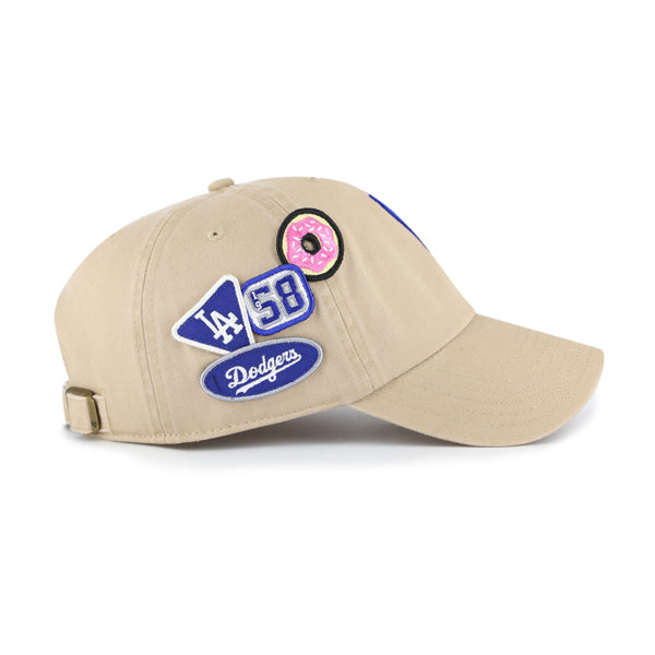 Pictured is this MLB Los Angeles Dodgers Badges '47 CLEAN UP cap in beige/khaki. 4