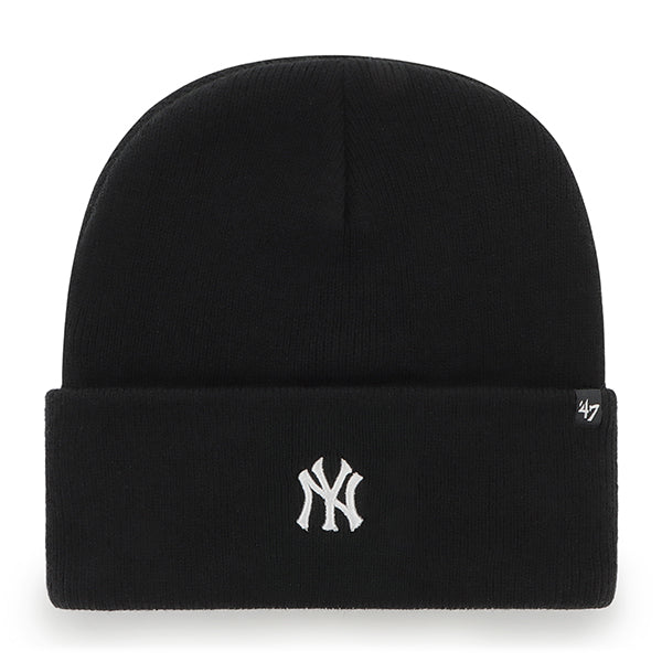 Pictured is this MLB New York Yankees Base Runner ’47 CUFF KNIT beanie cap in black. 1