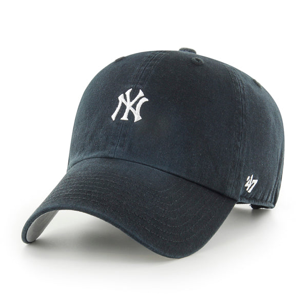 Pictured is this MLB New York Yankees Base Runner '47 CLEAN UP cap in black. 1