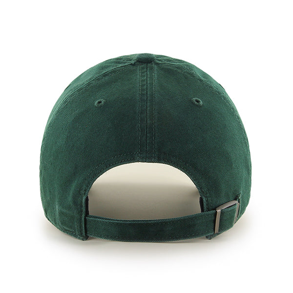 Pictured is this MLB New York Yankees Base Runner ’47 CLEAN UP cap in green. 2