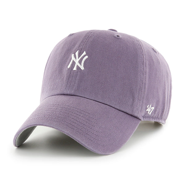 Pictured is this MLB New York Yankees Base Runner ’47 CLEAN UP cap in pastel purple. 1