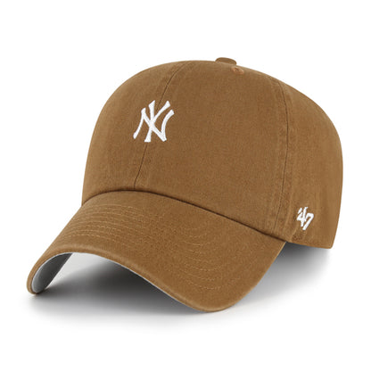 Pictured is this MLB New York Yankees Base Runner ’47 CLEAN UP cap in brown. 1