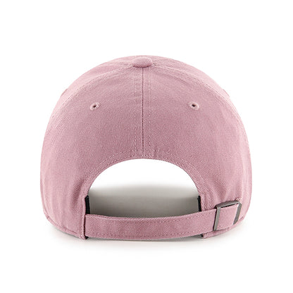 Pictured is this MLB New York Yankees Base Runner '47 CLEAN UP cap in pink. 2