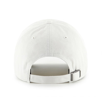 Pictured is this MLB New York Yankees Base Runner '47 CLEAN UP cap in white. 2