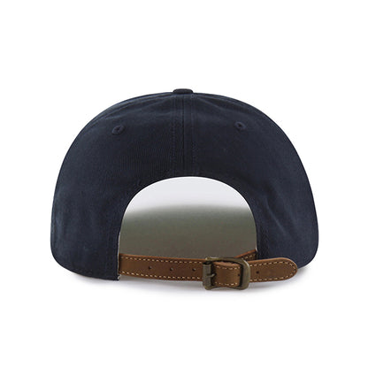 Pictured is this MLB Chain Side Stitch New York Yankees ’47 CLEAN UP Flat Brim cap in navy. 4