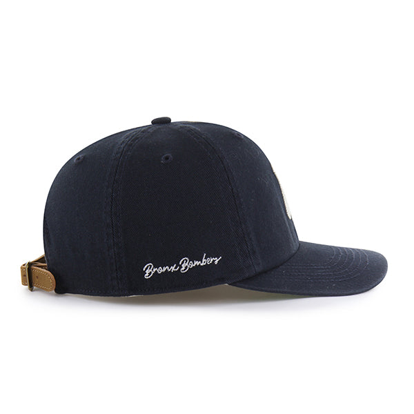 Pictured is this MLB Chain Side Stitch New York Yankees ’47 CLEAN UP Flat Brim cap in navy. 3