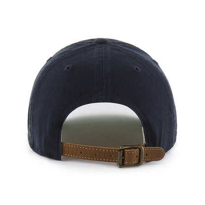 Pictured is this MLB Chain Side Stitch New York Yankees ’47 CLEAN UP Long Visor cap in navy. 4