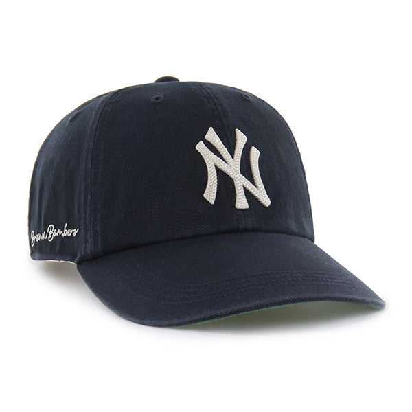 Pictured is this MLB Chain Side Stitch New York Yankees ’47 CLEAN UP Long Visor cap in navy. 1