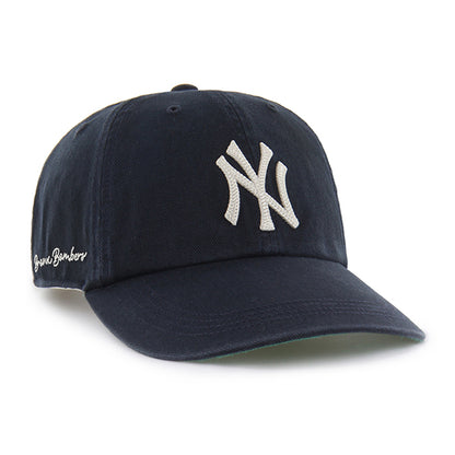 Pictured is this MLB Chain Side Stitch New York Yankees ’47 CLEAN UP Long Visor cap in navy. 1