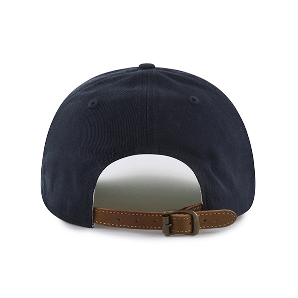 Pictured is this MLB Chain Side Stitch New York Yankees ’47 CLEAN UP Round Visor cap in navy. 3