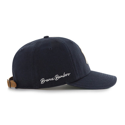 Pictured is this MLB Chain Side Stitch New York Yankees ’47 CLEAN UP Round Visor cap in navy. 4
