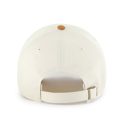 Pictured is this MLB Boston Red Sox Script Suede Visor '47 CLEAN UP cap in natural. 2