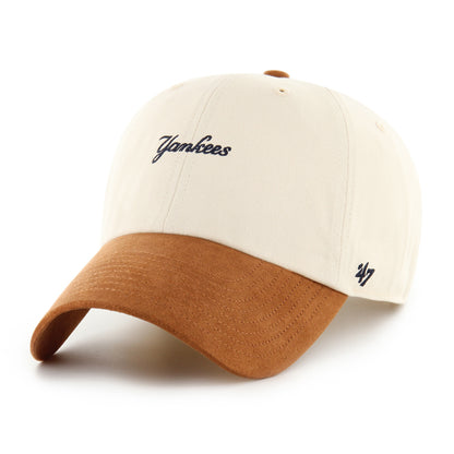 Pictured is this MLB New York Yankees Script Suede Visor '47 CLEAN UP cap in natural. 1
