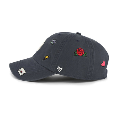 Pictured is this MLB New York Yankees Multi Scatter ’47 CLEAN UP cap in grey. 4