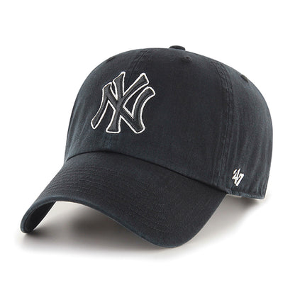 Pictured is this MLB New York Yankees Core ’47 CLEAN UP cap in black. 1